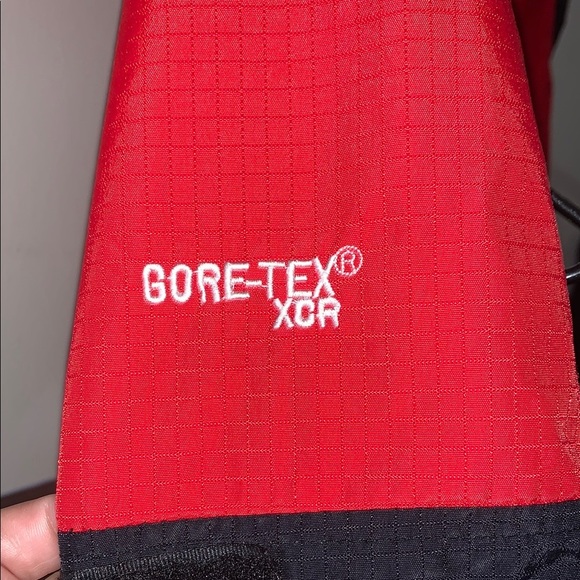 The North Face Kids Red Jacket - Picture 14 of 15